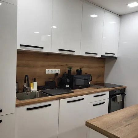 Kossuth 10 * دوناويفاروش